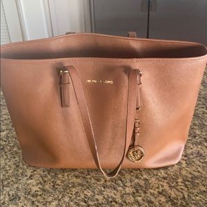 Medium Michael Kors Luggage color Saffiano Tote